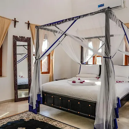 Habari House Hotel